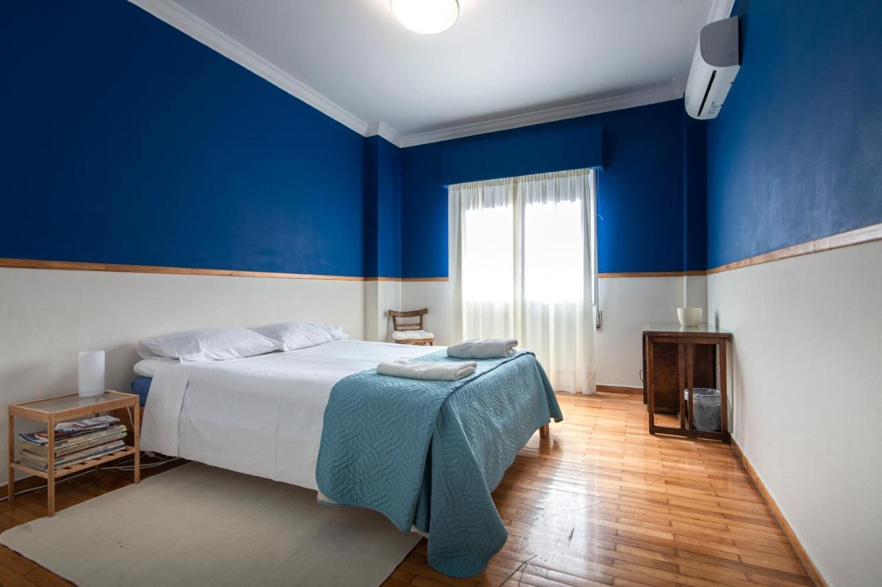Blue & Red Apartment Athena Bagian luar foto